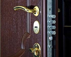 Замена замка на металлической двери Legran в Мензелинске